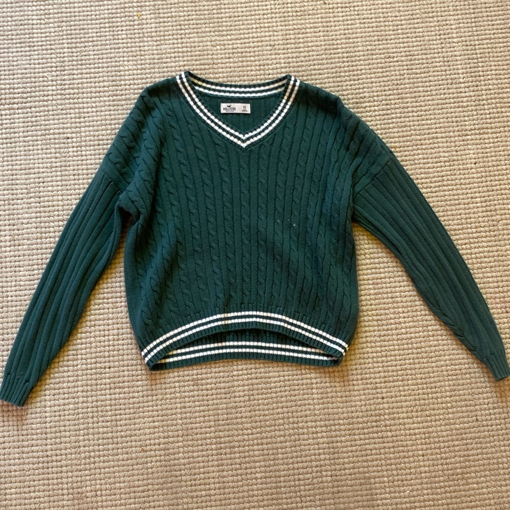 xs green hollister sweater